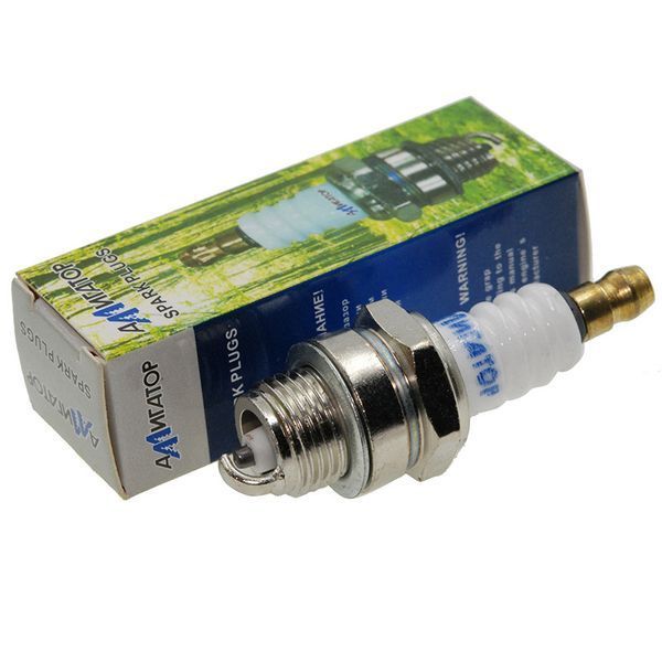 Свеча зажигания Аллигатор для бензопил L6TC L56mm 894063-047 фото